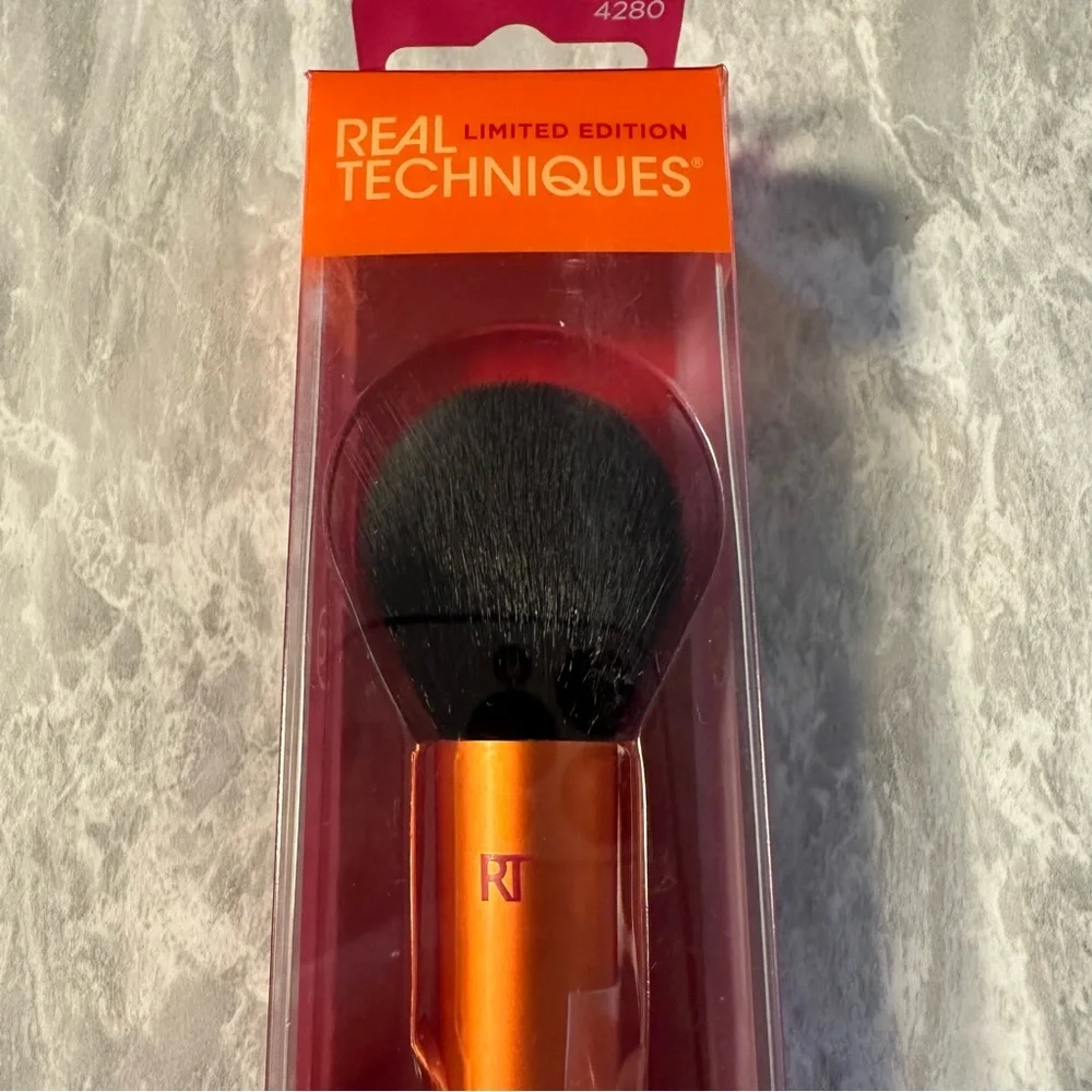 New Real Techniques Confident Contour Brush